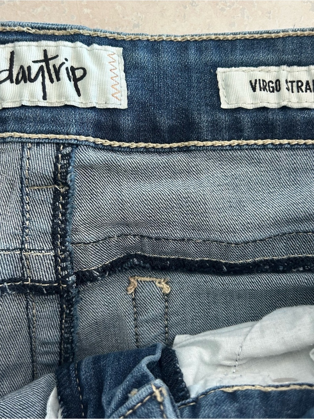 Daytrip Women's Faded Blue Straight Leg Jeans - Picture 3 of 4